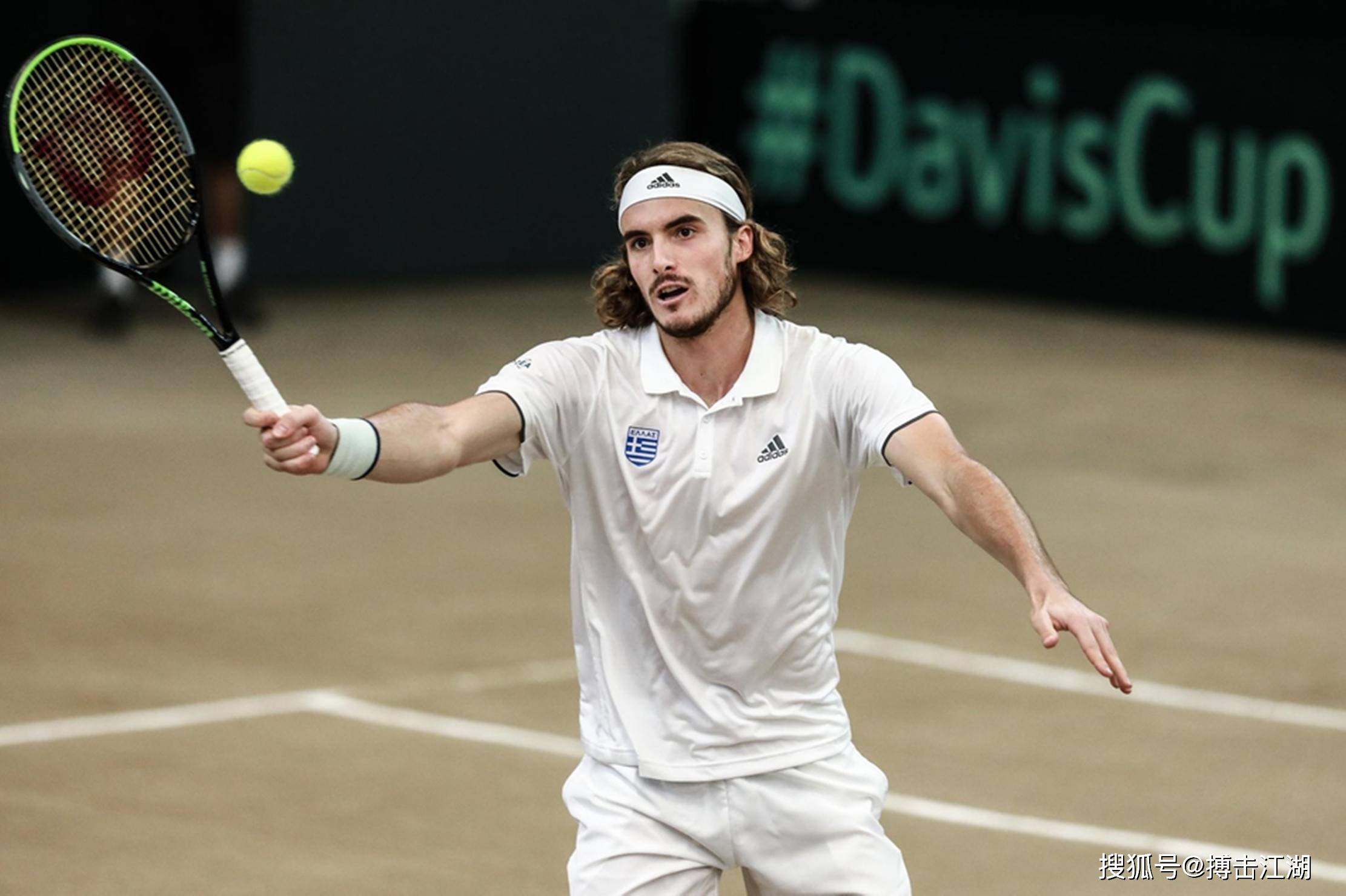 意大利网球队逆转世界网球队，费德勒送出助攻