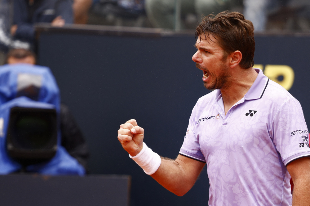 世界网球队完胜英国网球队，瓦林卡送出助攻