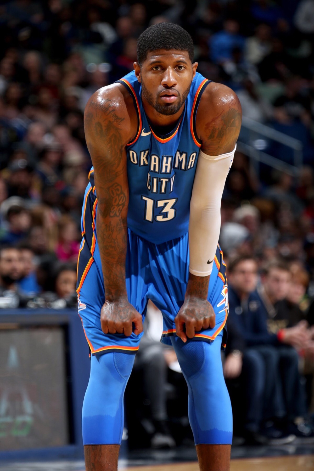 开云体育-76人险胜湖人，伦纳德惊艳世界