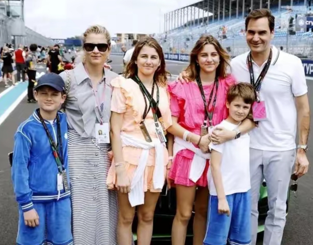 欧洲网球队碾压世界网球队，费德勒完成帽子戏法